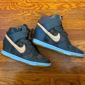 Women’s Nike Camo-Design Wedge Sneakers (Size: 8)